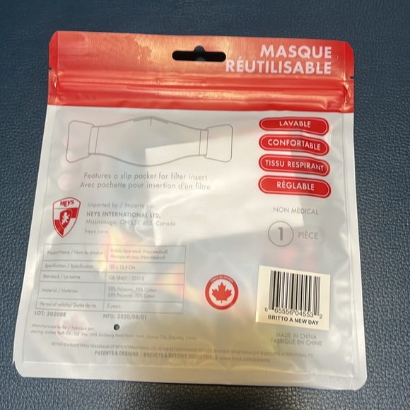 New Face Mask Colorful Hearts Heys Cotton Polyester Pocket Made in Canada NWT - Picture 2 of 2